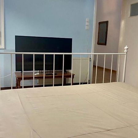 Apartament Tiffany'S 5' Min From Airport Spáta Zewnętrze zdjęcie
