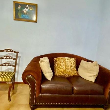 Apartament Tiffany'S 5' Min From Airport Spáta Zewnętrze zdjęcie