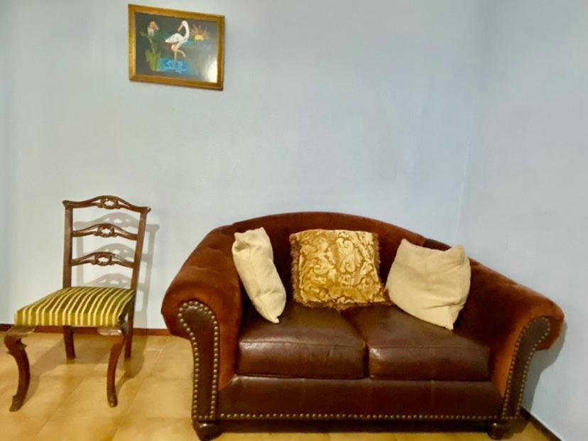 Apartament Tiffany'S 5' Min From Airport Spáta Zewnętrze zdjęcie