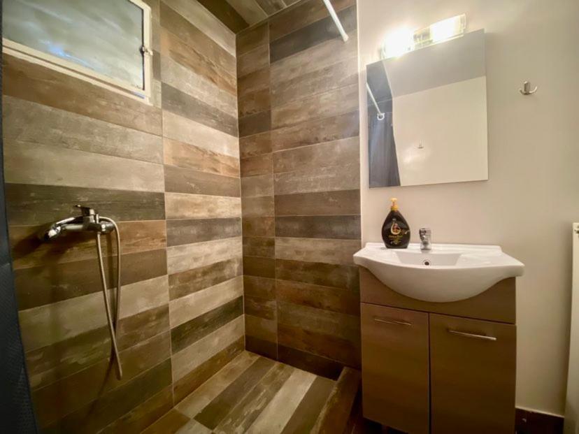Apartament Tiffany'S 5' Min From Airport Spáta Zewnętrze zdjęcie