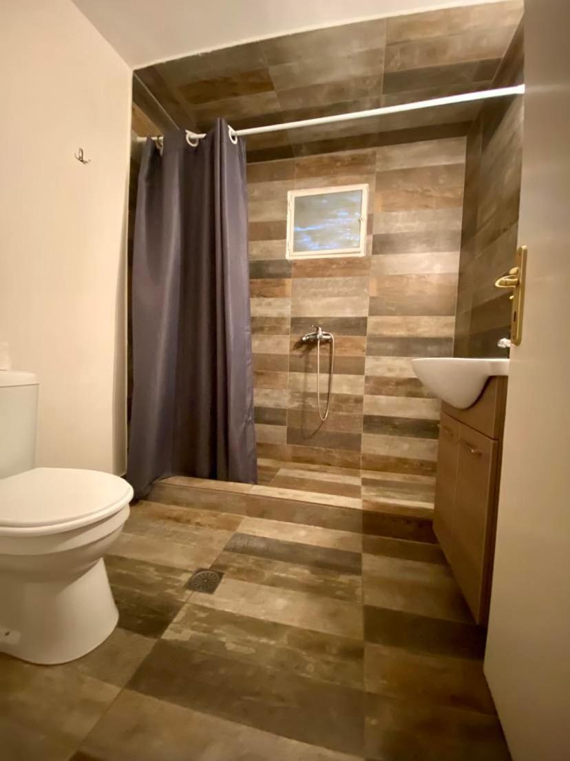 Apartament Tiffany'S 5' Min From Airport Spáta Zewnętrze zdjęcie