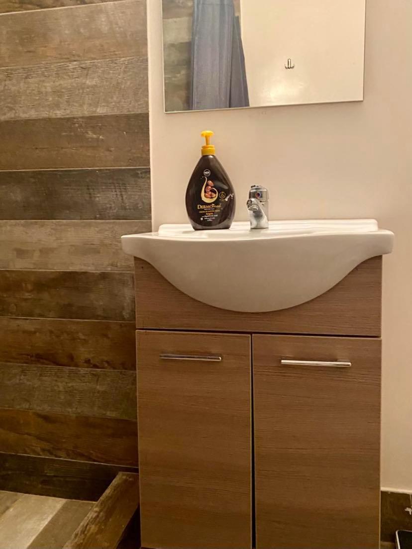 Apartament Tiffany'S 5' Min From Airport Spáta Zewnętrze zdjęcie